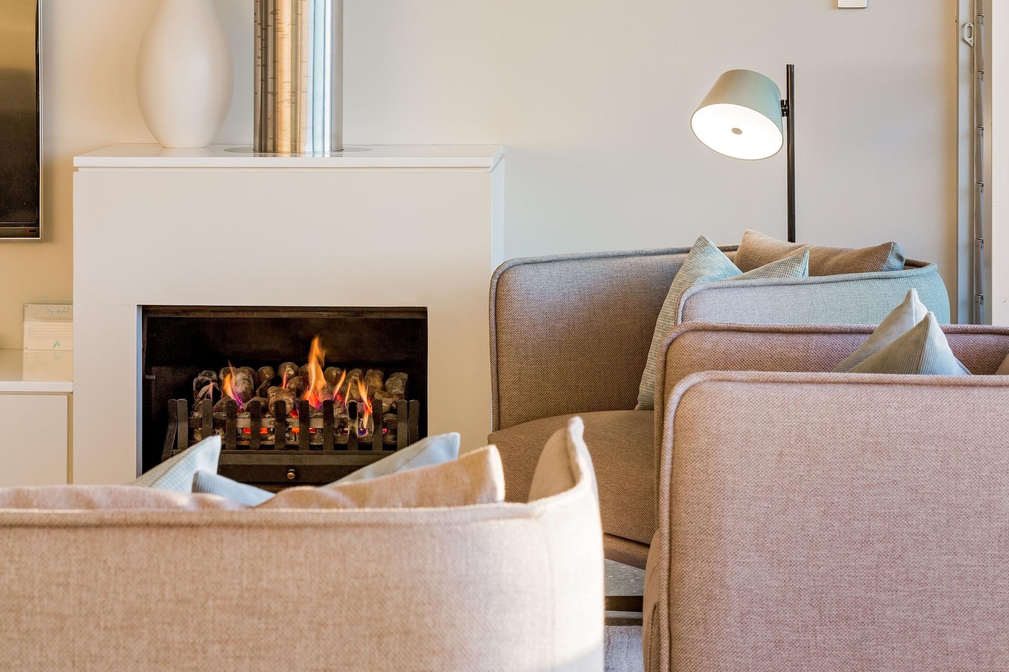 Smiths Beach Resort Yallingup Zewnętrze zdjęcie A fireplace in a home