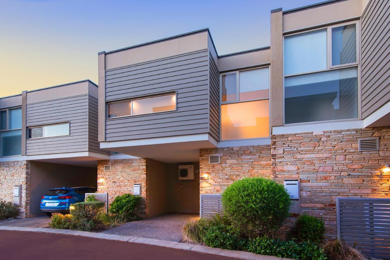 Smiths Beach Resort Yallingup Zewnętrze zdjęcie Townhouses in the suburb of Randwick, New South Wales, Australia